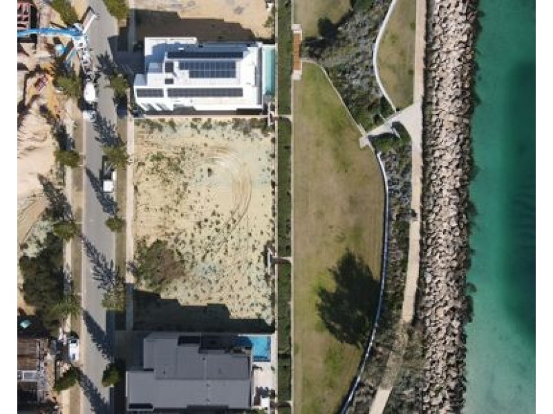 16 Chelydra Point, North Coogee WA 6163