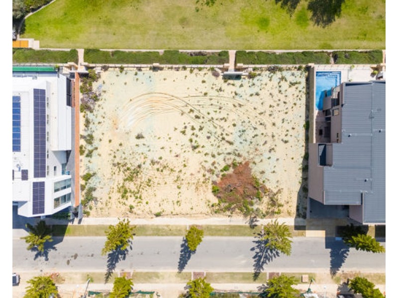 16 Chelydra Point, North Coogee WA 6163