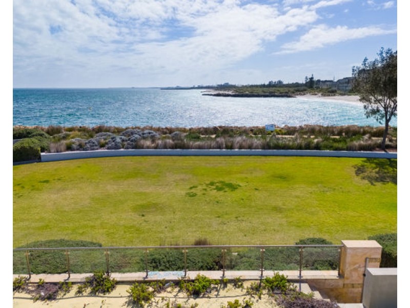 16 Chelydra Point, North Coogee WA 6163