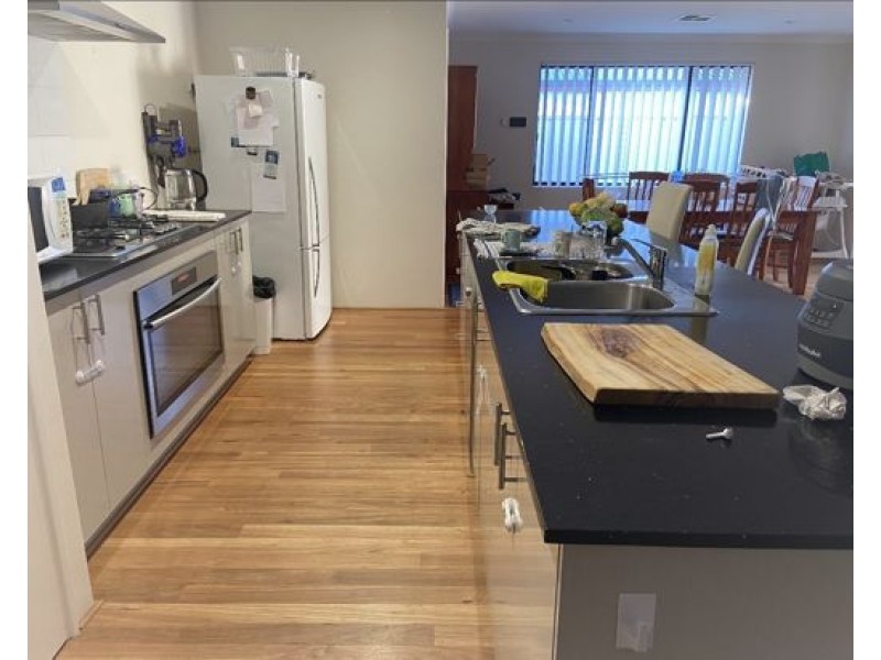 54 Riverina Parade, Munster WA 6166