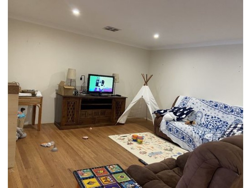 54 Riverina Parade, Munster WA 6166