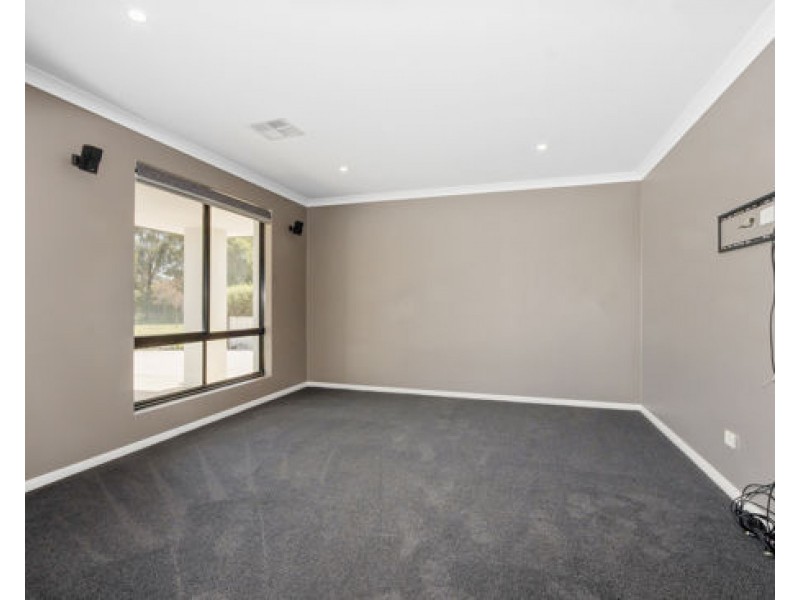 54 Riverina Parade, Munster WA 6166