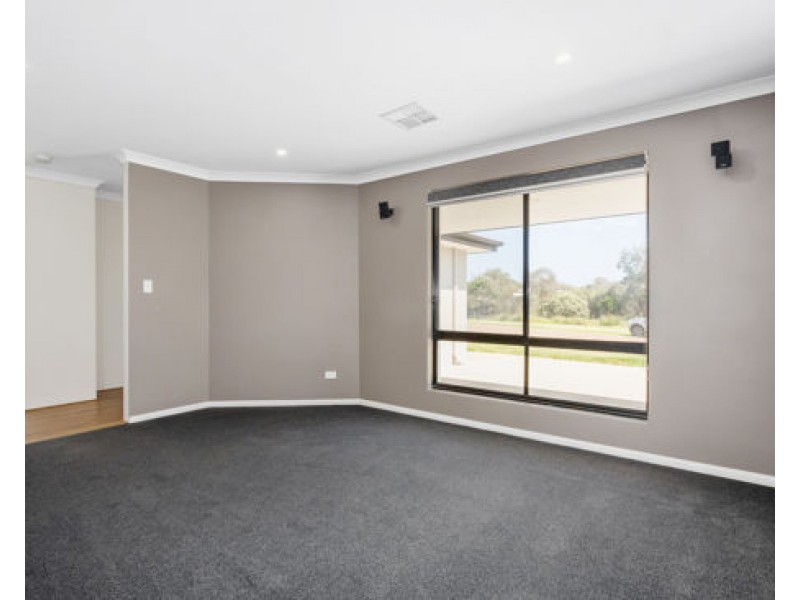 54 Riverina Parade, Munster WA 6166