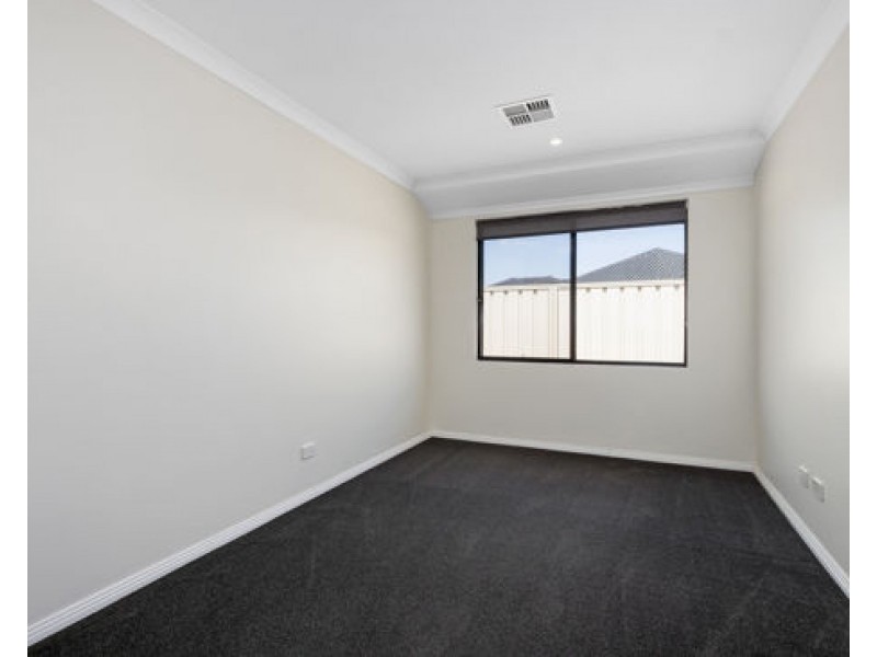 54 Riverina Parade, Munster WA 6166