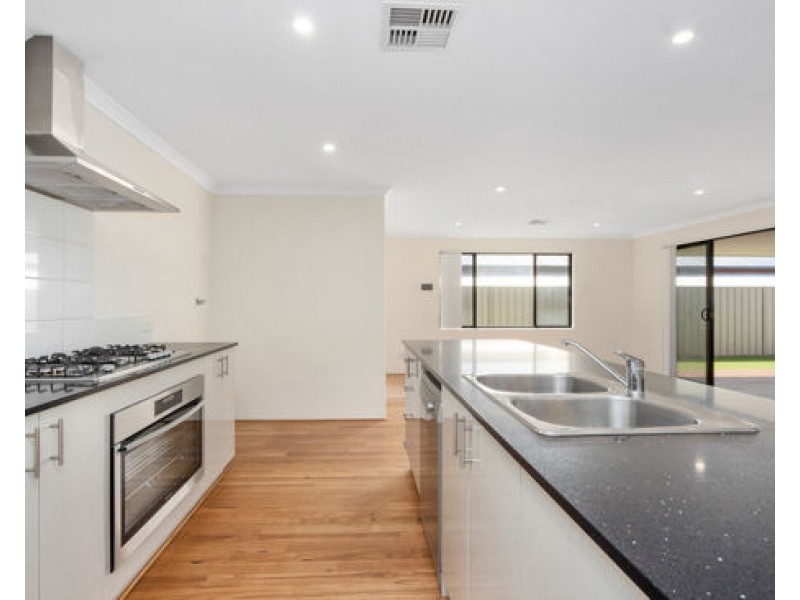 54 Riverina Parade, Munster WA 6166