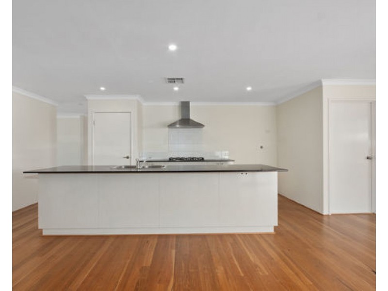 54 Riverina Parade, Munster WA 6166