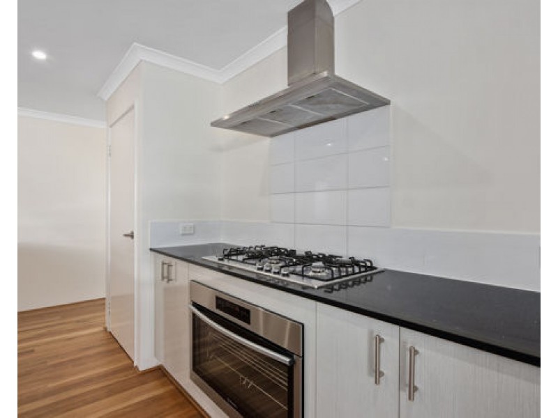54 Riverina Parade, Munster WA 6166