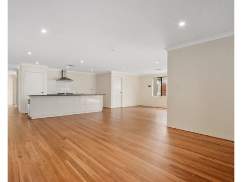 54 Riverina Parade, Munster WA 6166