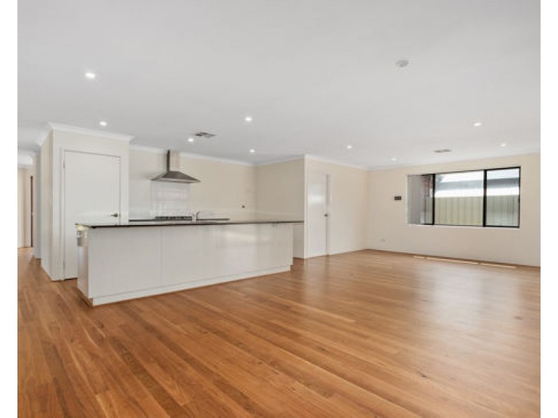 54 Riverina Parade, Munster WA 6166