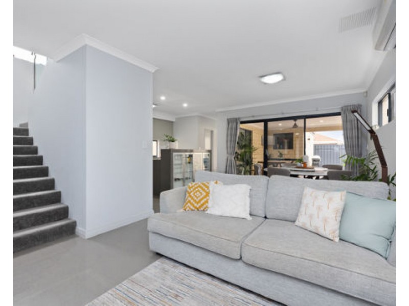 42 Birch Road, Aubin Grove WA 6164