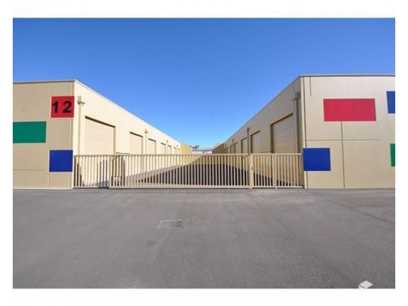 13/12 Horus Bend, Bibra Lake WA 6163