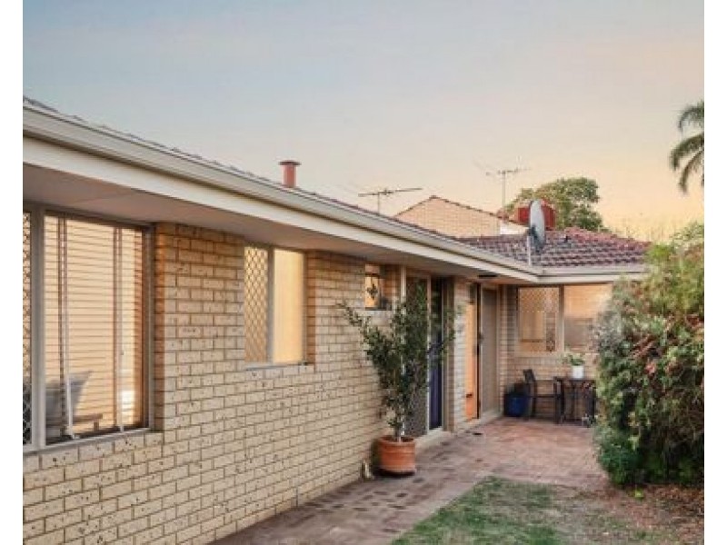 2/72 Beach Street, Bicton WA 6157