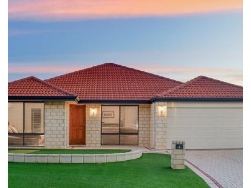 8 Beroona Way, South Lake WA 6164