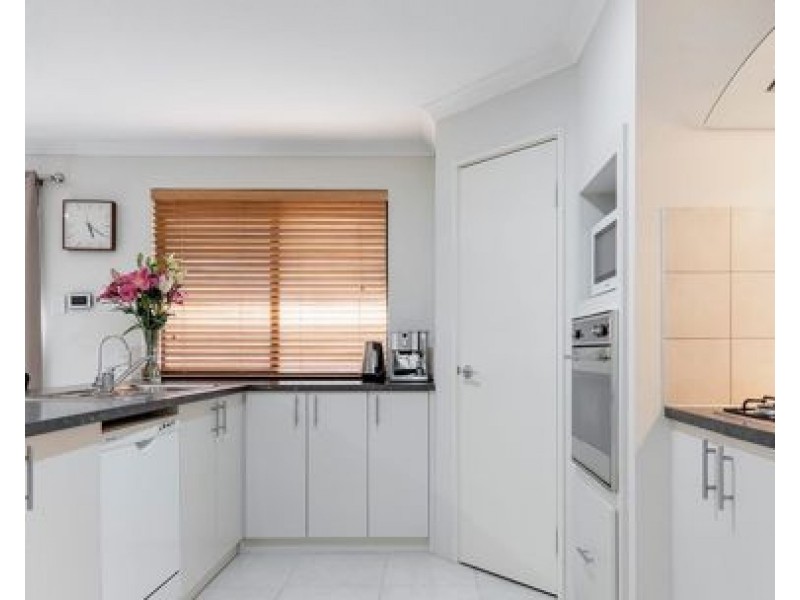 8 Beroona Way, South Lake WA 6164