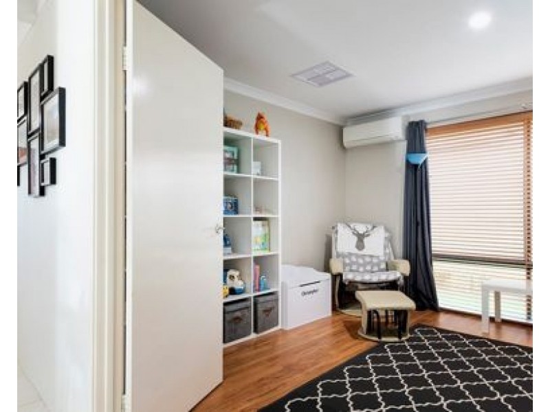 8 Beroona Way, South Lake WA 6164