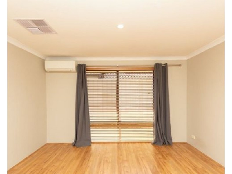 8 Beroona Way, South Lake WA 6164