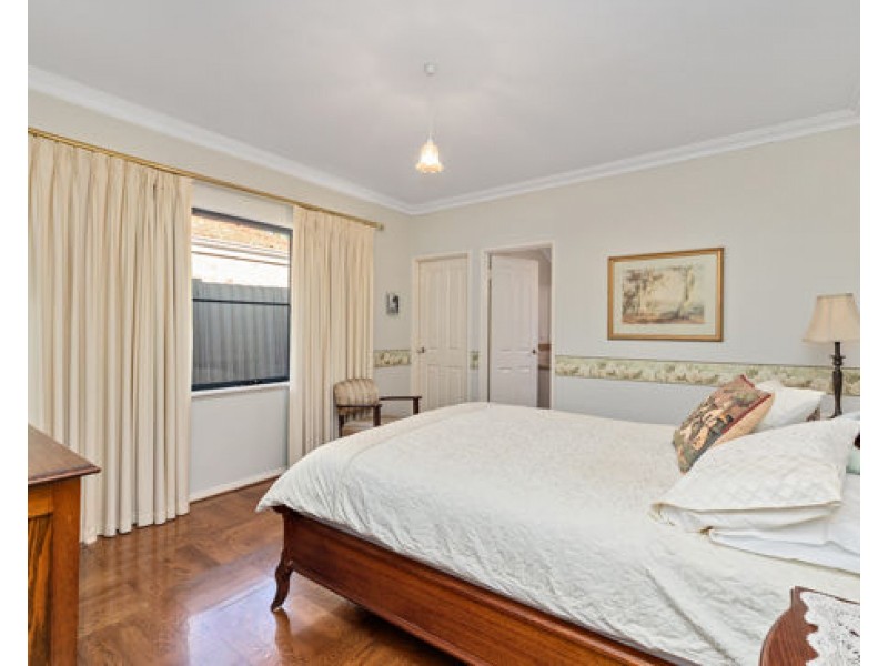 12B Lambert Street, Alfred Cove WA 6154