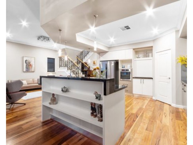 18A Kemp Rd, Mount Pleasant WA 6153