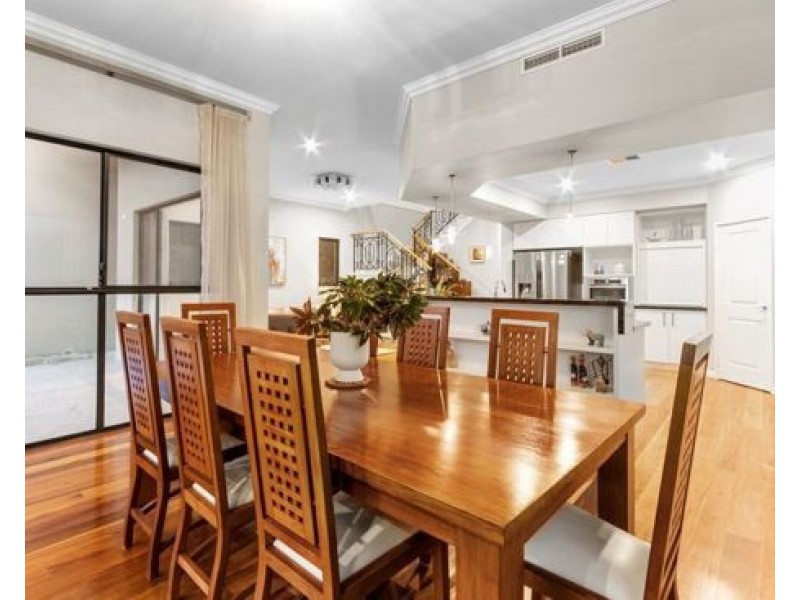 18A Kemp Rd, Mount Pleasant WA 6153