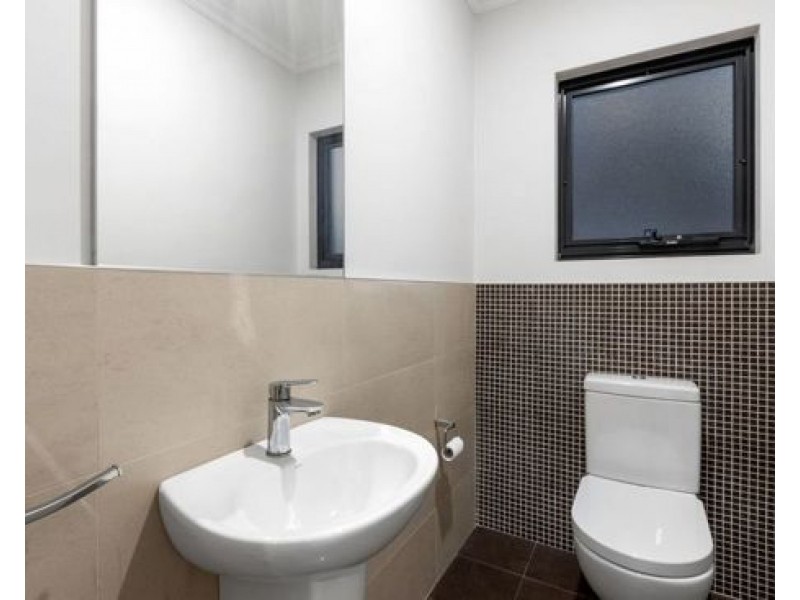 18A Kemp Rd, Mount Pleasant WA 6153