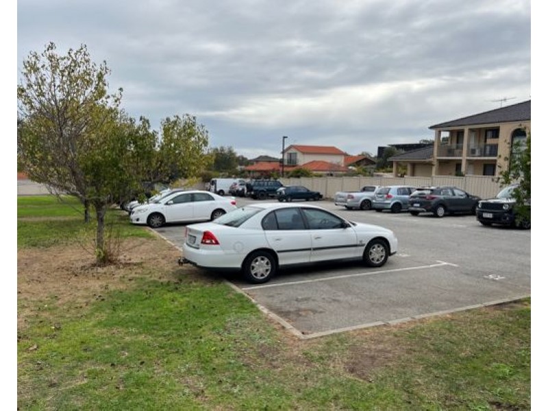 U2/142 Watkins Street, White Gum Valley WA 6162