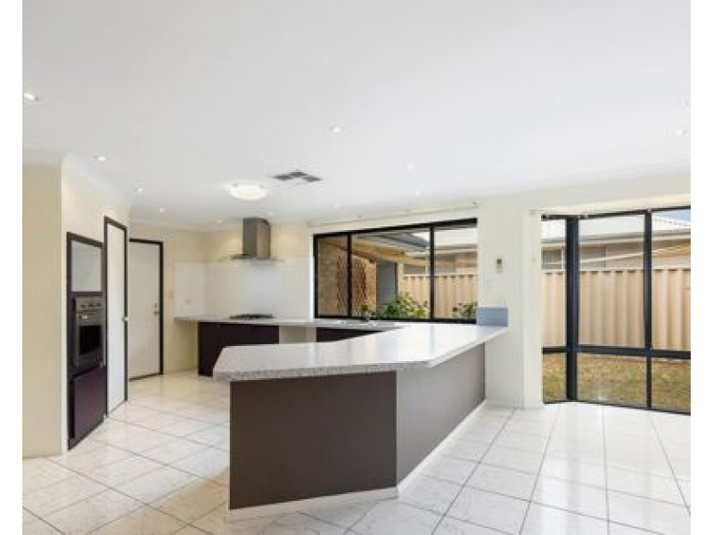 99 Aurora Drive, Atwell WA 6164