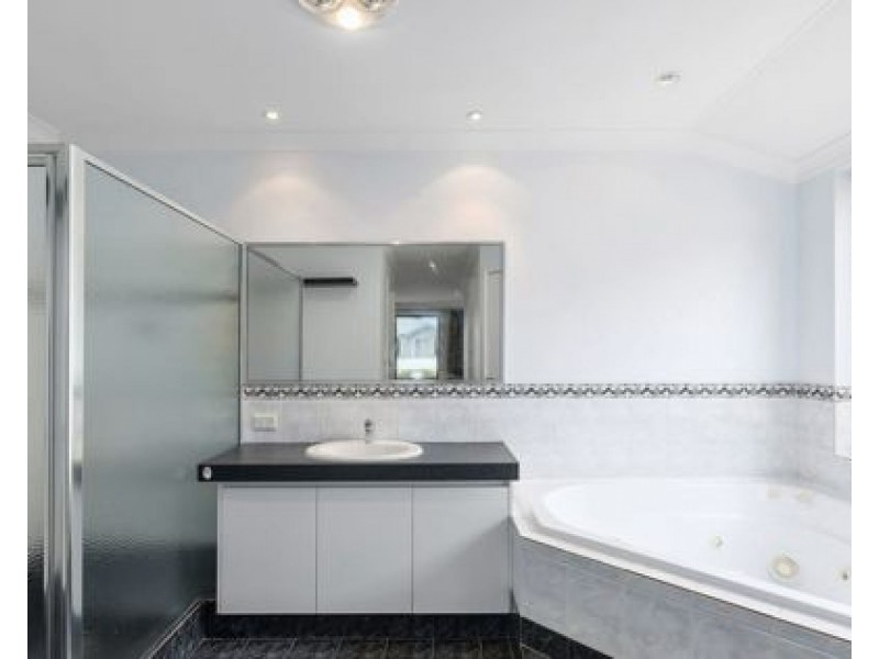 99 Aurora Drive, Atwell WA 6164