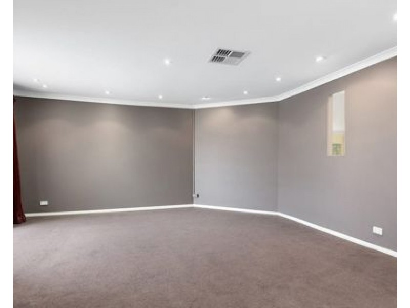 99 Aurora Drive, Atwell WA 6164