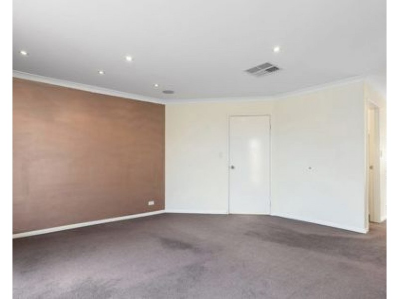 99 Aurora Drive, Atwell WA 6164