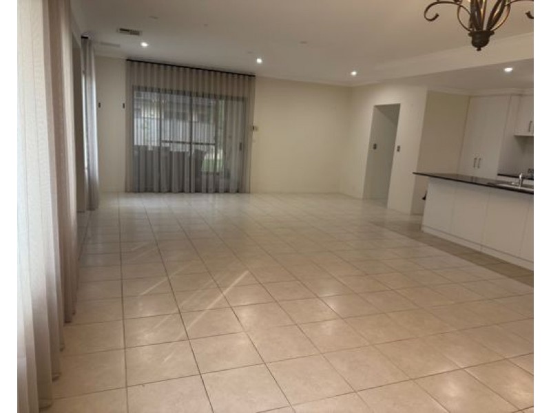 12 Cardacut Way, Southern River WA 6110