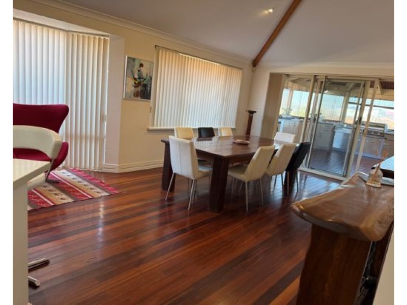 42 Fairbairn Road, Coogee WA 6166