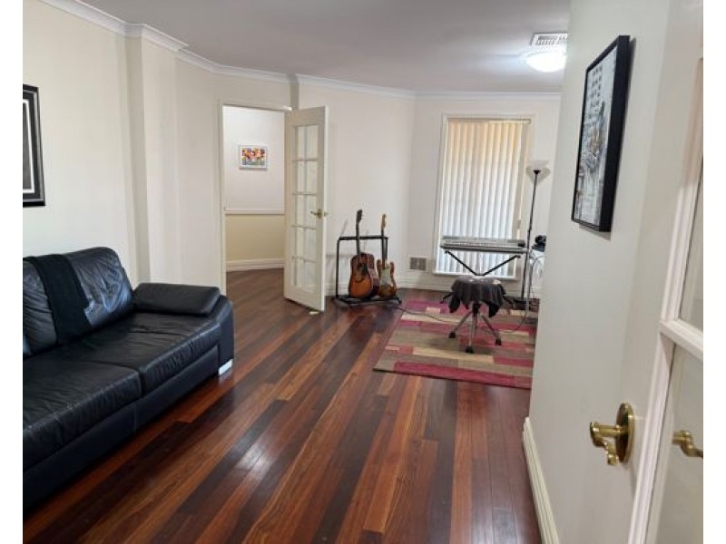 42 Fairbairn Road, Coogee WA 6166