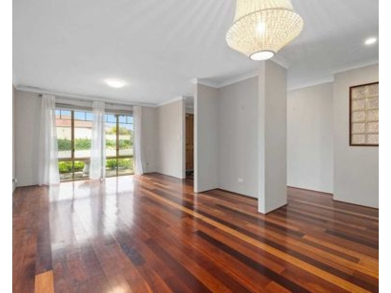 8 Lavalle Rise, South Lake WA 6164