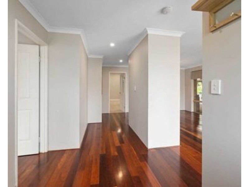 8 Lavalle Rise, South Lake WA 6164