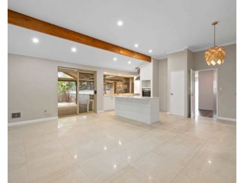 8 Lavalle Rise, South Lake WA 6164