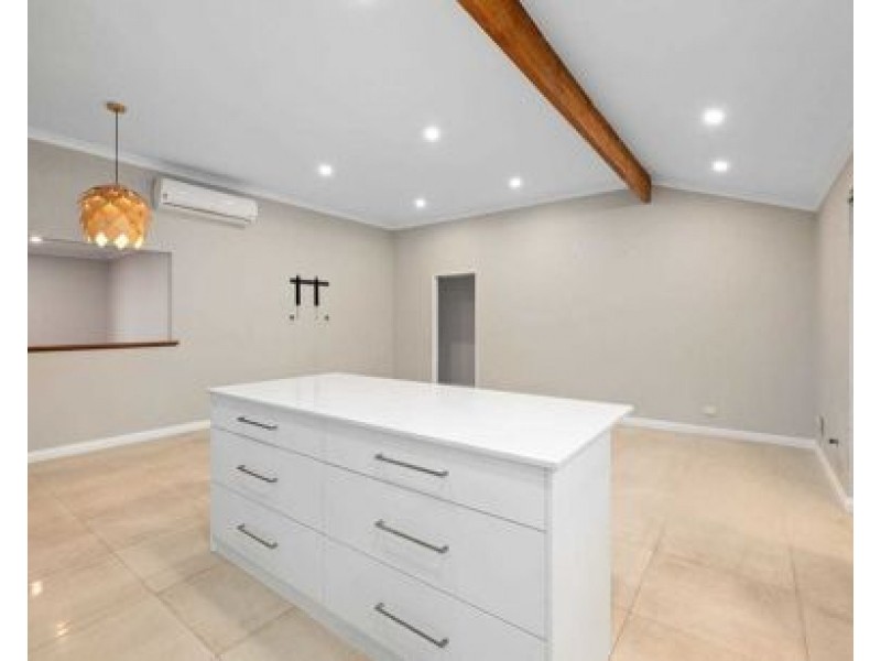 8 Lavalle Rise, South Lake WA 6164