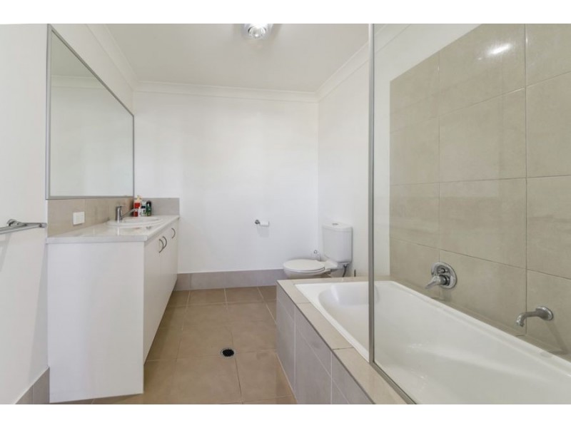 2/10 Lamatia Drive, Mountain Creek QLD 4557