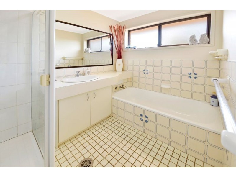 7 Jinang Street, Warana QLD 4575