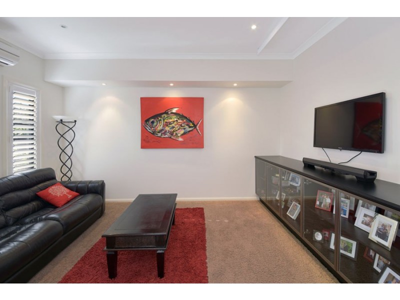 10 Jersey Place, Kawana Island QLD 4575