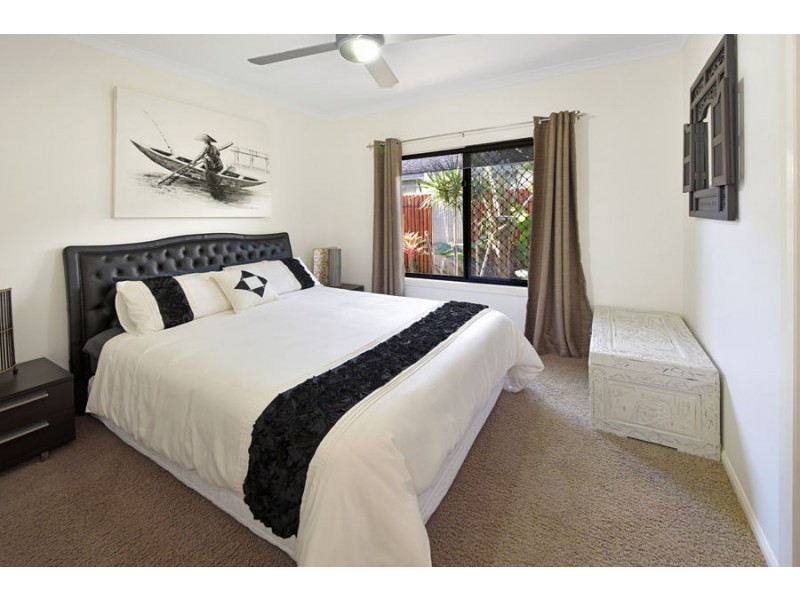 10 Jersey Place, Kawana Island QLD 4575