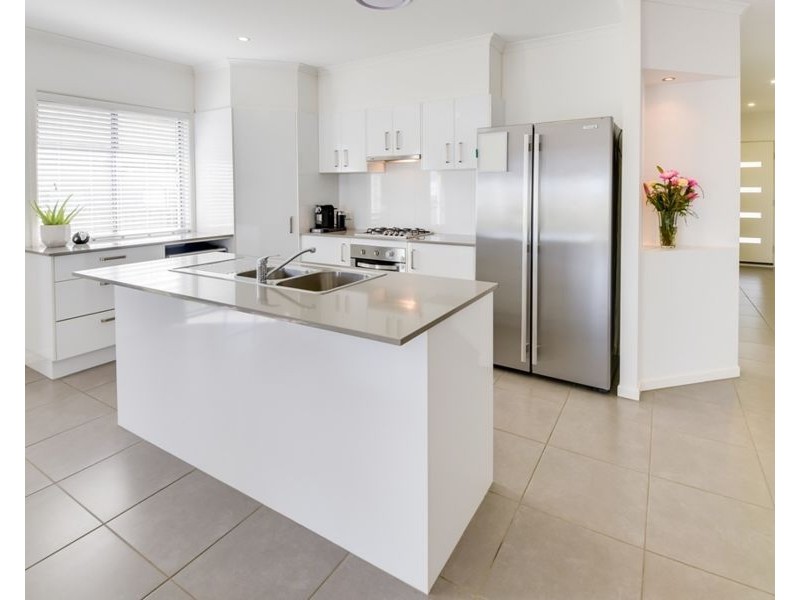 6 Montreal Drive, Peregian Springs QLD 4573