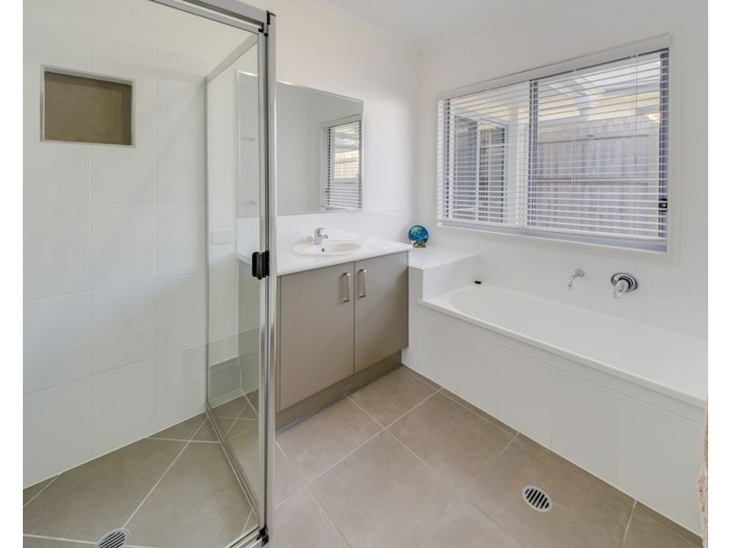 6 Montreal Drive, Peregian Springs QLD 4573