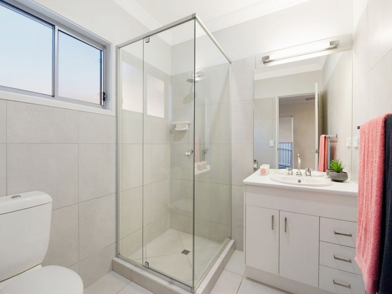15 Tree View Cres, Little Mountain QLD 4551