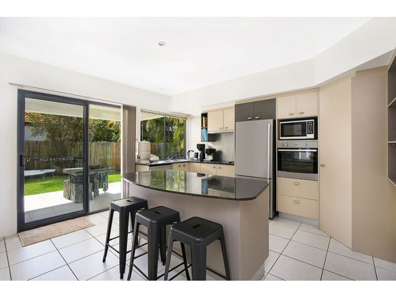 5 Tahiti St, Kawana Island QLD 4575