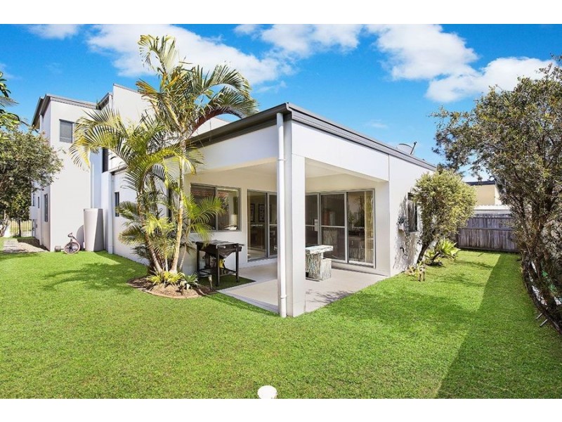 5 Tahiti St, Kawana Island QLD 4575