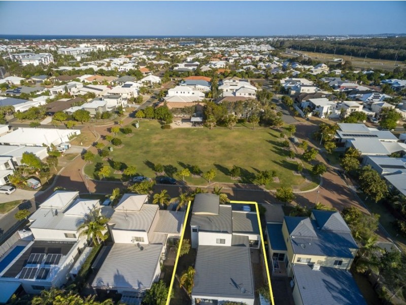 5 Tahiti St, Kawana Island QLD 4575