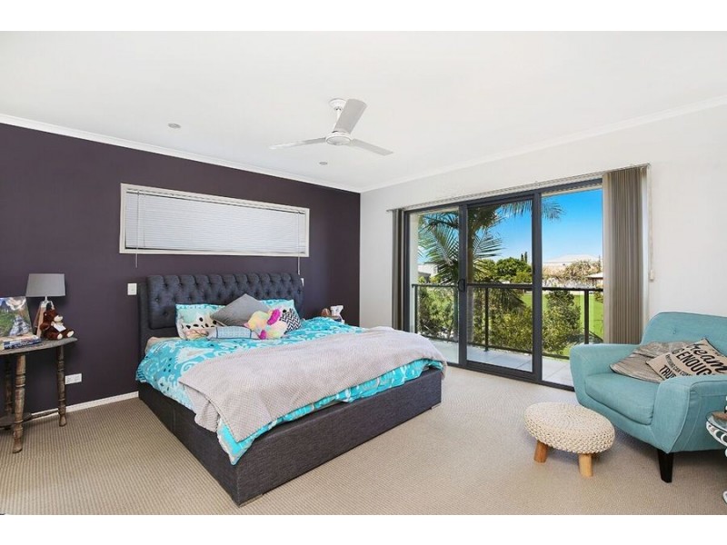 5 Tahiti St, Kawana Island QLD 4575