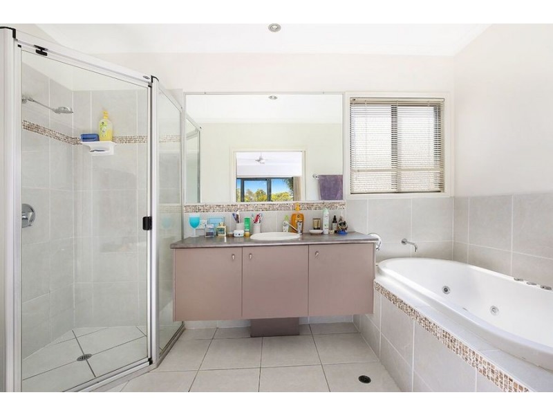5 Tahiti St, Kawana Island QLD 4575