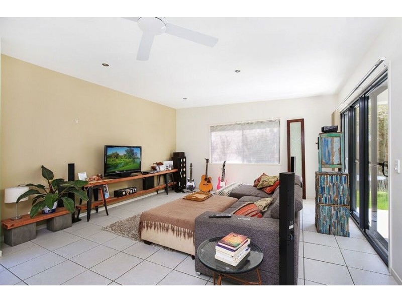 5 Tahiti St, Kawana Island QLD 4575