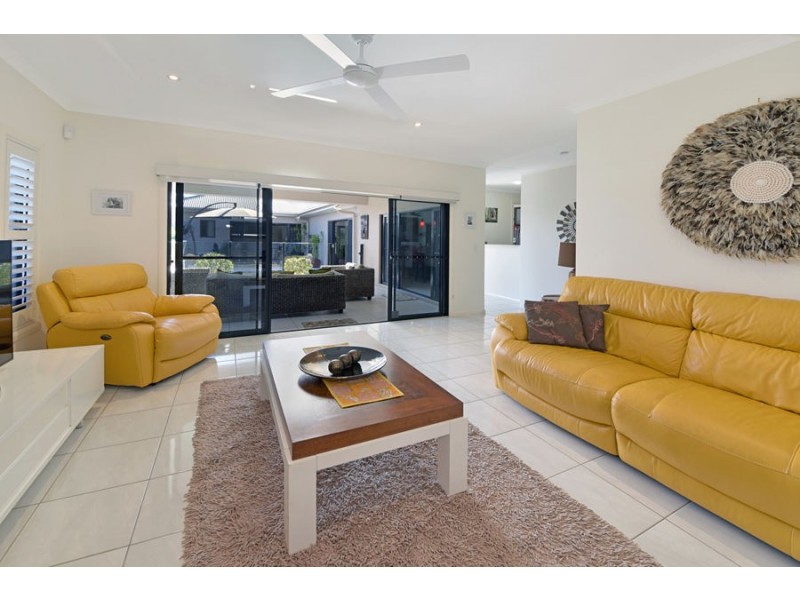 10 Jersey Place, Kawana Island QLD 4575